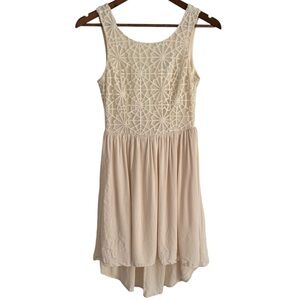 Francesca’s Aina Be Cream Lace Dress Size S